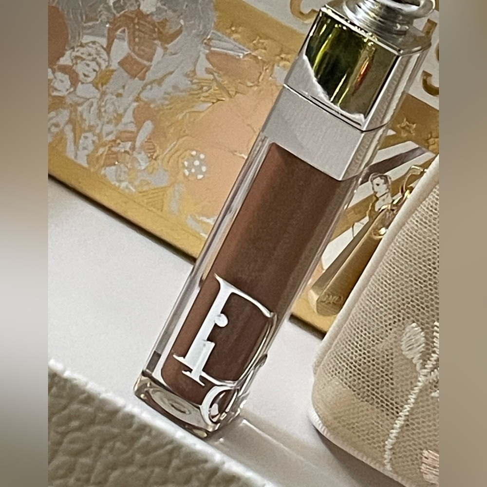 Dior Cream Cosmetic Bag with Butterfly Embroidery & Addict Lip Maximizer -NIB - Picture 2 of 8